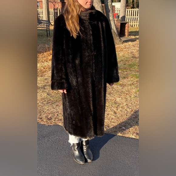 Vintage D’Esprit faux fur coat - Picture 1 of 10